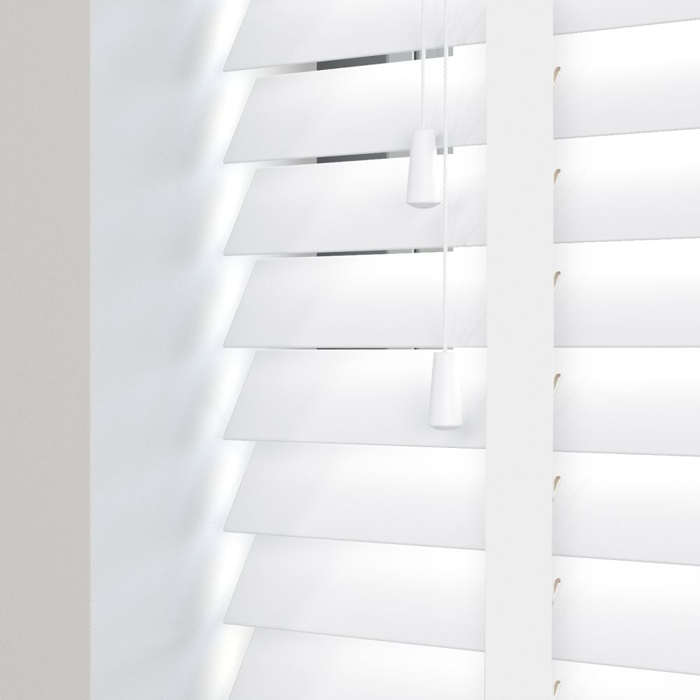 Essentials White wood Taped Venetian Blind