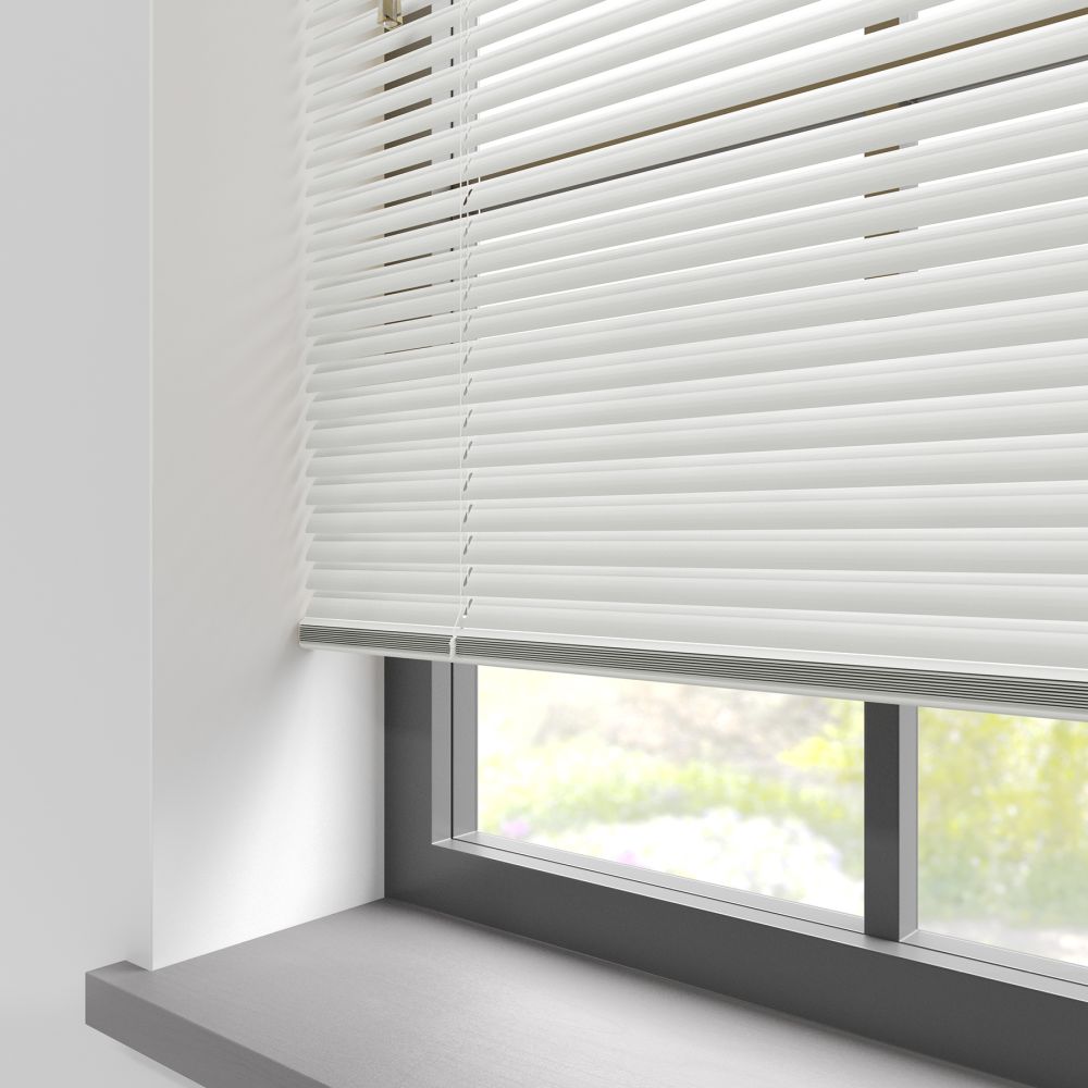 Bright White Aluminium Venetian Blind